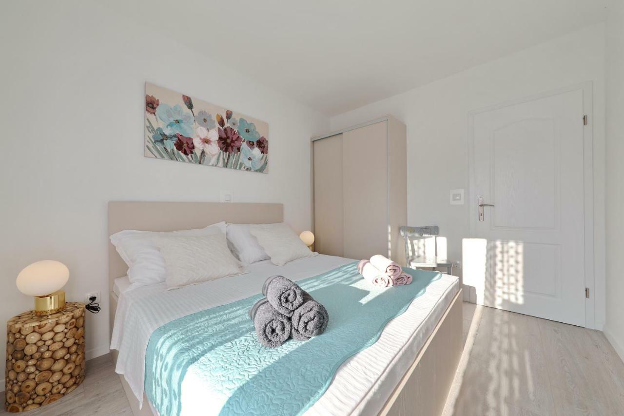 Holiday Home Hrast Debeljak Экстерьер фото